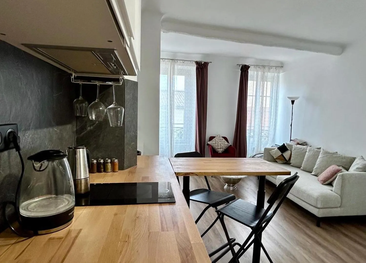 Classic Confort Suites Vallauris 0*,